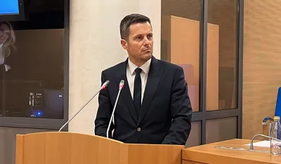 Саша Мујовић