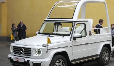 Papa Franjo poklonio papamobil djeci Gaze