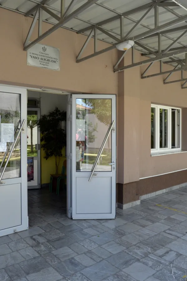Dojave o bombama u vi&scaron;e &scaron;kola u Podgorici
