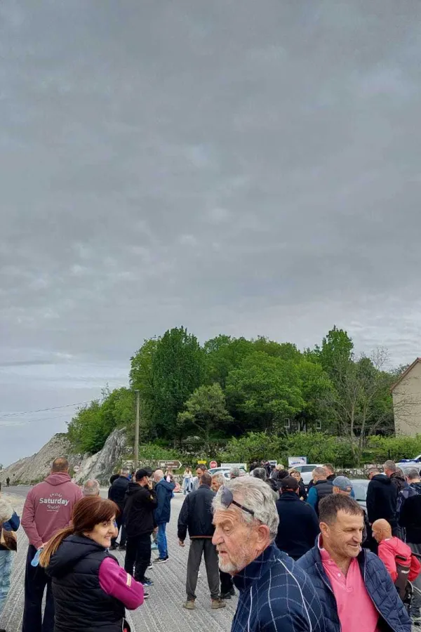 Cetinjani poručuju da se s puta neće skloniti dok ne dobiju odgovore od nadležnih