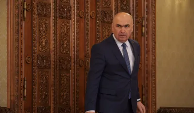 Rumunski predsjednik Boložan prihvatio ostavku premijera Marsela Čolakua