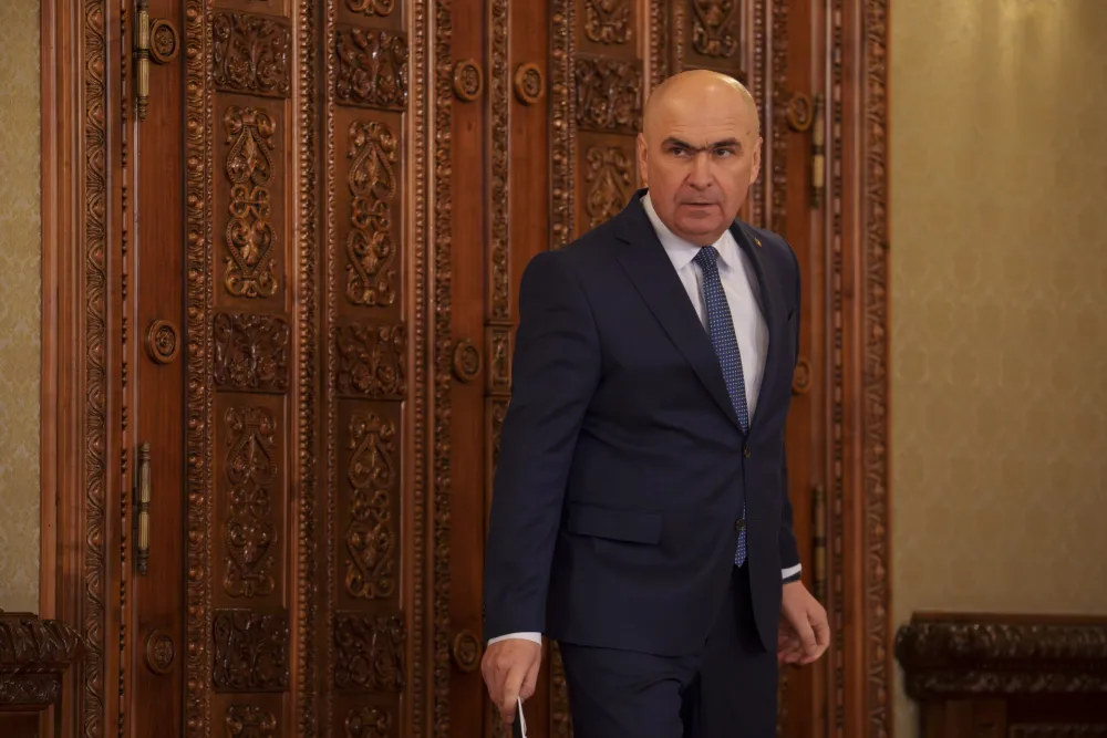 Rumunski predsjednik Boložan prihvatio ostavku premijera Marsela Čolakua