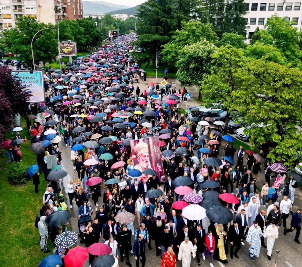 Uprkos odluci Ustavnog suda Nik&scaron;ić slavi Ostro&scaron;kog Čudotvorca