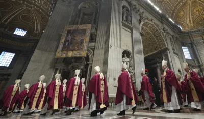 Kardinali se danas useljavaju u Vatikan uoči početka konklave