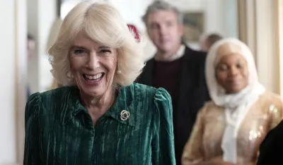 (FOTO) Kraljica Kamila posjetila spomenik "Kula pamti" povodom proslave Dana pobjede