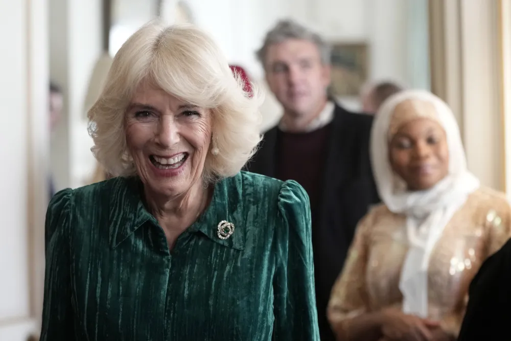 (FOTO) Kraljica Kamila posjetila spomenik "Kula pamti" povodom proslave Dana pobjede