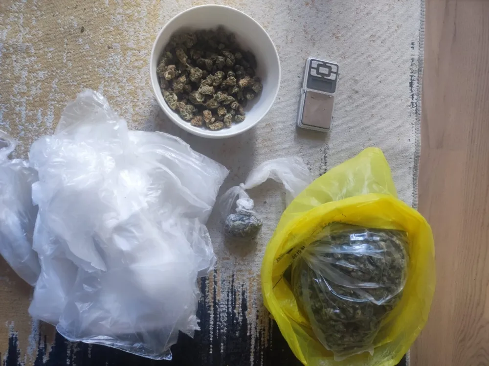 Podgorica: U pretresu oduzeto 680 grama marihuane, uhap&scaron;en osumnjičeni