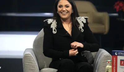 Nadica Ademov najavila tri nove pjesme