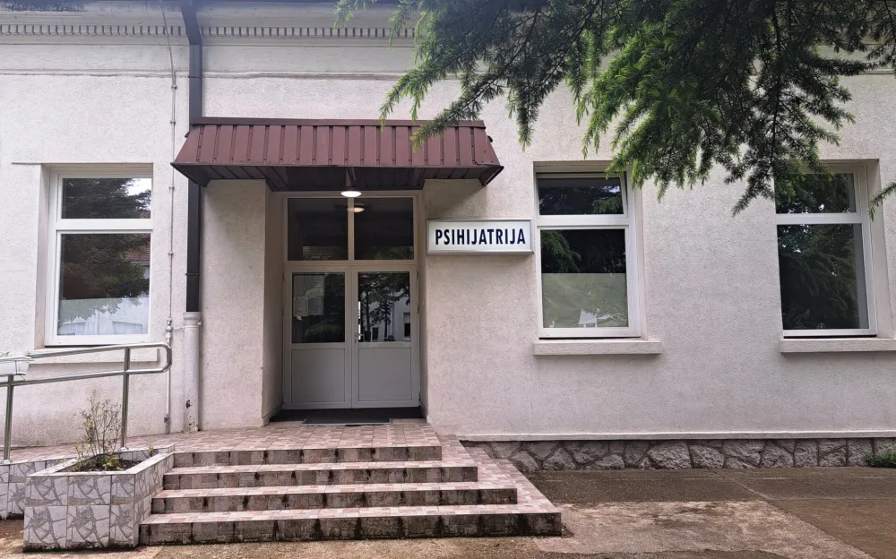 Op&scaron;tu bolnicu u Nik&scaron;iću napustila dva psihijatra, ostao jedan