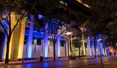 Zgrada Vlade osvijetljena bojama EU