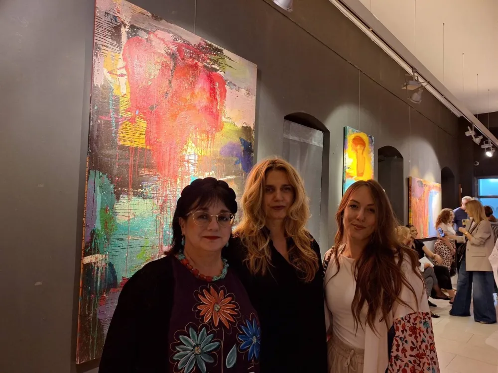 Kroz boju pokreće svjetlost na slici