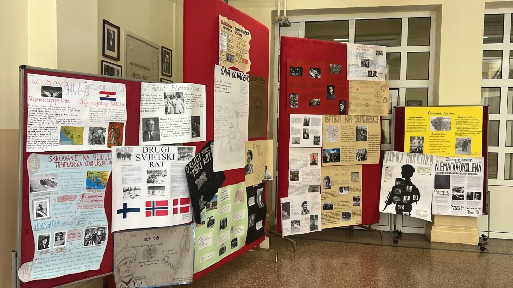 (VIDEO) Podgorički gimnazijalci poručili: Opomena da se sloboda čuva