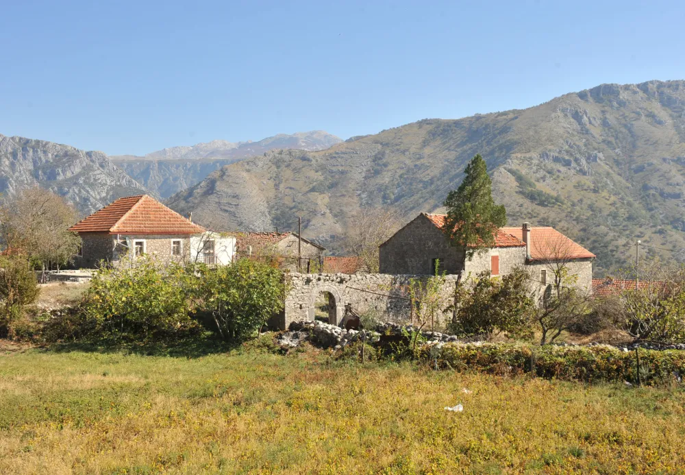 Vlada ustupila Glavnom gradu 7.110 kvadrata za izgradnju vodovoda u Bratonožićima