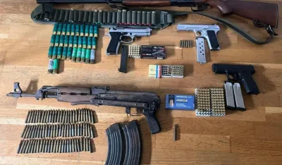 Policija u Petnjici od dva lica oduzela pet komada oružja i 255 komada municije