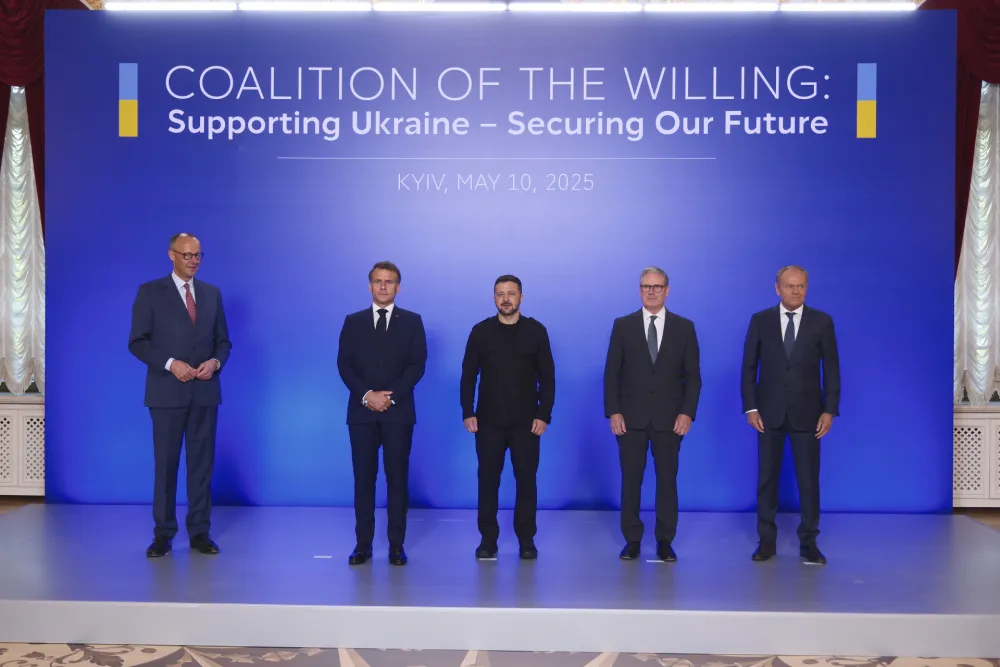 (VIDEO) Zaharova objavila snimak: &Scaron;ta je Makron sakrio u Kijevu?