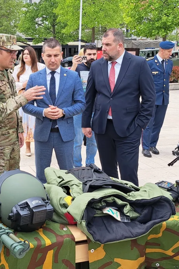 (VIDEO/FOTO) Bečić: Pro&scaron;la su ona vremena kada se u Vojsci Crne Gore prepoznavao teren