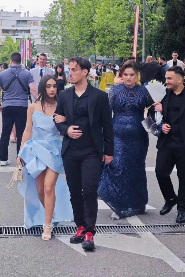 (UŽIVO/VIDEO) Matursko veče učenika Građevinsko-geodetske &scaron;kole "Marko Radević"