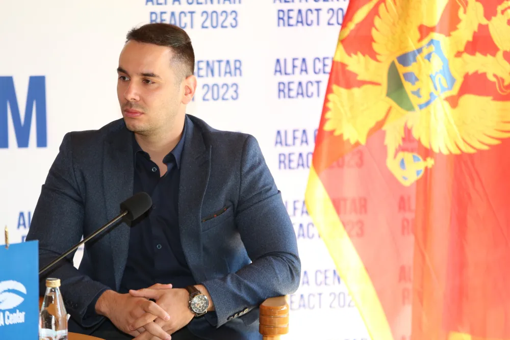 Perović: Vlast se brani optužujući kritičare