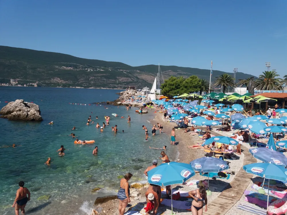 Za plaže nudili ogroman novac, sad neće da potpi&scaron;u ugovore: Umjesto miliona, &scaron;arena laža