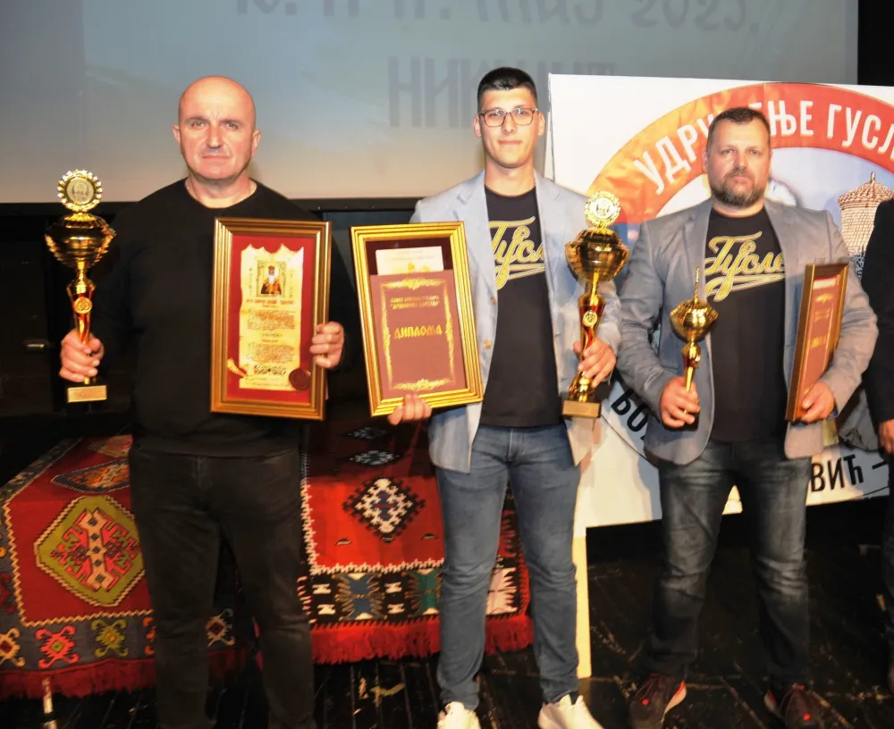Maksim Vojvodić najbolji guslar