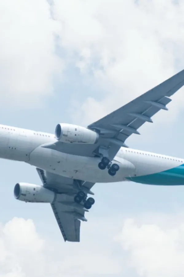 Drama na letu Njujork-Frankfurt: Avionu "Lufthanse" otkazao motor