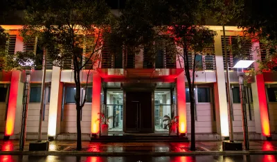 (FOTO) Zgrada Vlade obasjana bojama zastave Crne Gore