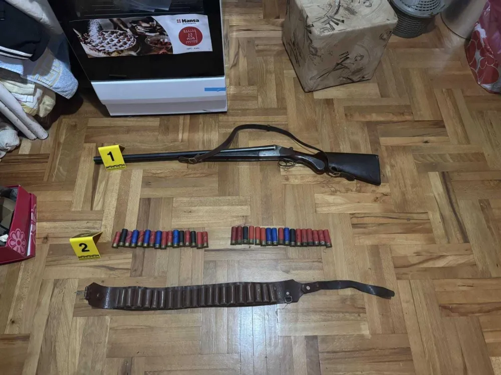 UP: Kod Danilovgrađanina pronađeni pu&scaron;ka i 33 komada municije u ilegalnom posjedu