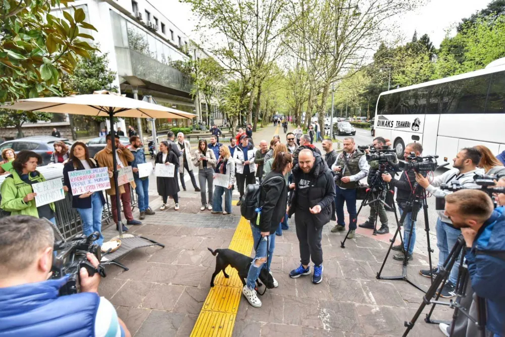 &ldquo;Velika plaža ili velika laža&rdquo;: Sporazum sa UAE već sada nosi potencijalno nesagledive posljedice