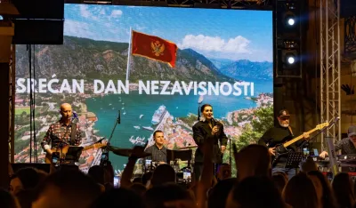 (FOTO/VIDEO) Dan nezavisnosti svečano proslavljen u Kotoru uz koncert Nine Badrić