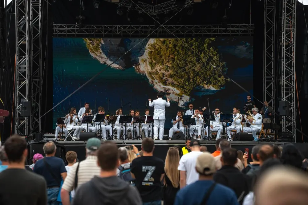 (VIDEO) Zvanično otvorena ljetnja turistička sezona u Budvi