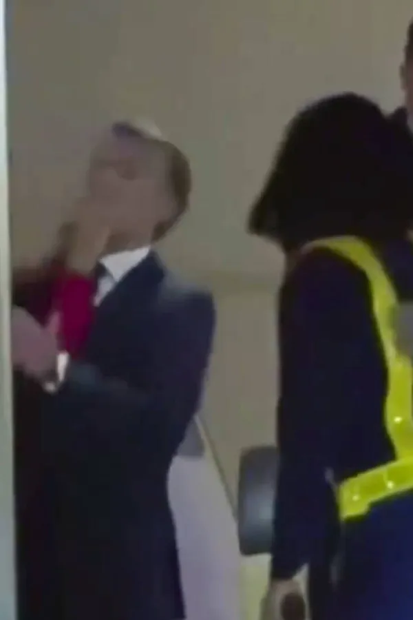 (VIDEO) Makrona udarila supruga, oglasila se Jelisejska palata