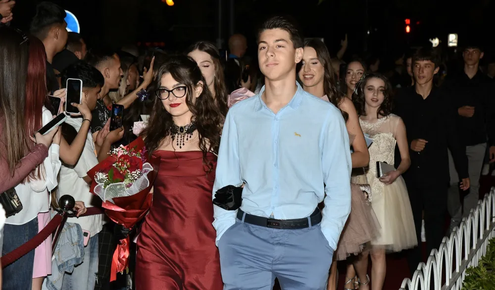 (FOTO) Učenici O&Scaron; "21. maj" obilježili kraj osnovnog obrazovanja