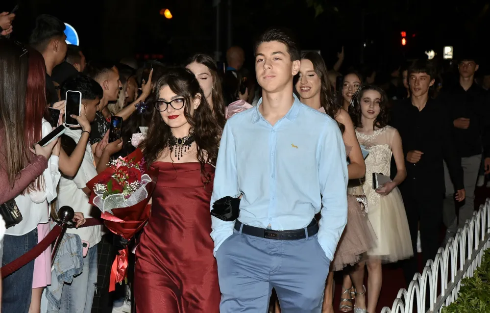 (FOTO) Učenici O&Scaron; "21. maj" obilježili kraj osnovnog obrazovanja