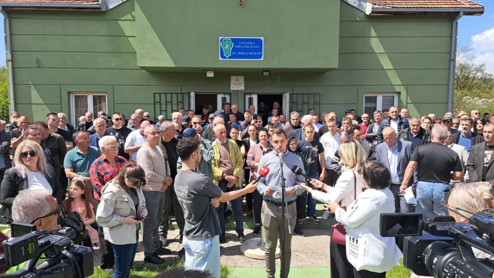 Stočari iz&nbsp;Golije traže odobrenje za odstrel: Sela pod opsadom divljih zvijeri