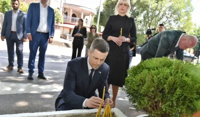 Delegacija Glavnog grada odala počast Du&scaron;ku Jovanoviću - 27.5.2025.