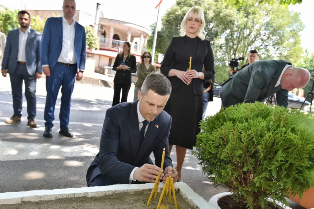 Delegacija Glavnog grada odala počast Du&scaron;ku Jovanoviću - 27.5.2025.