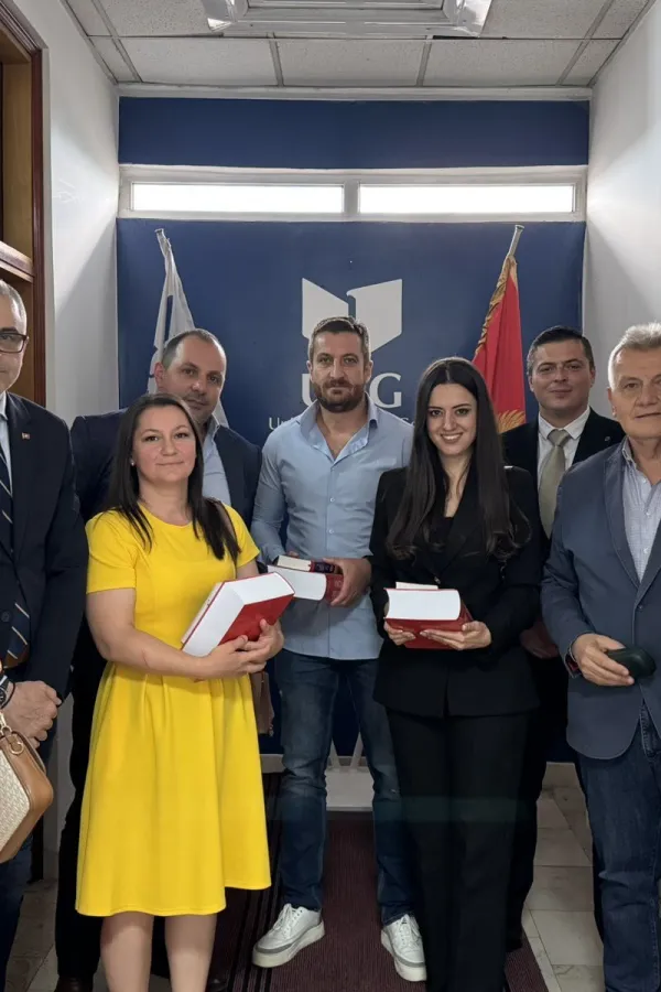 Prvim specijalizantima urgentne medicine uručena stručna literatura