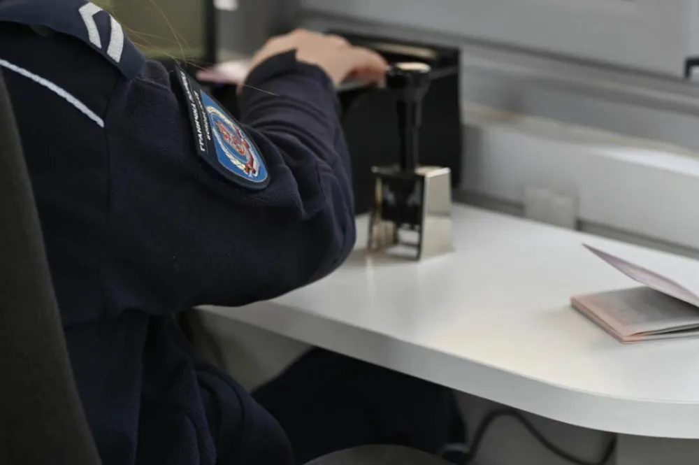 Uhap&scaron;eno petoro Kineza na Aerodromu "Nikola Tesla": Nudili mito