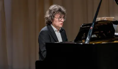 Nastupa pijanista Aleksandar Jakovljev