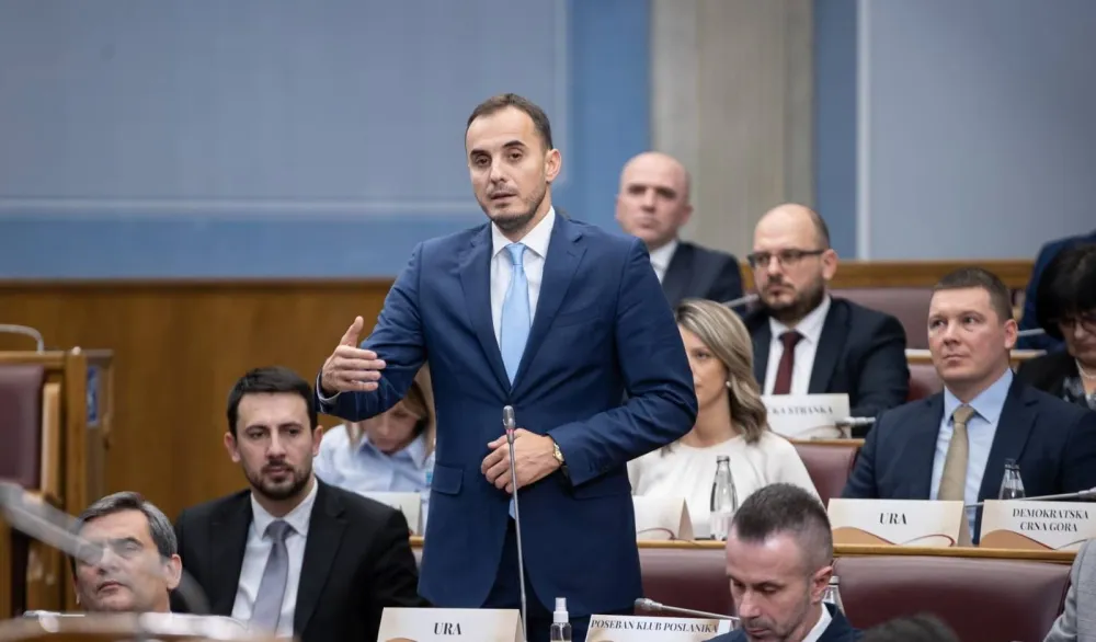 Konatar pisao poslanicima većine: Glasajte za smjenu Mandića, a protiv sporazuma