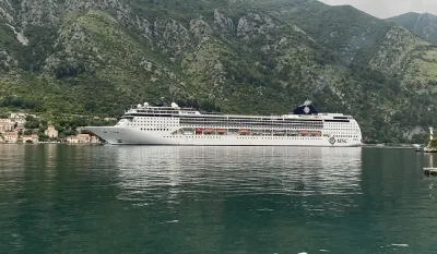 U kotorskoj luci danas dva kruzera