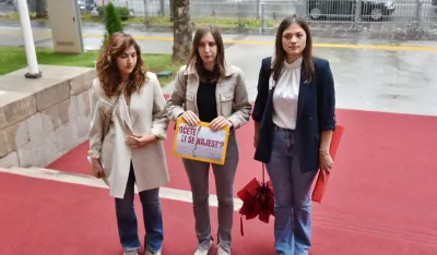 Sa protesta ispred Skup&scaron;tine upućena poruka poslanicima: Glasajte prema savjesti, a ne naredbi