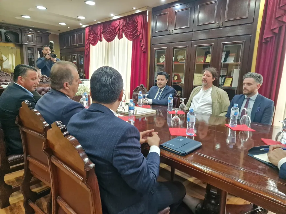 Abazović nakon sastanka sa Vajsom i Nimanbeguom: Nećemo dozvoliti da postanemo građani bez zemlje, branićemo svaki pedalj Crne Gore