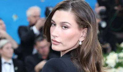 Hejli Biber postala milijarderka, brend Rhode prodala usred glasina o razvodu