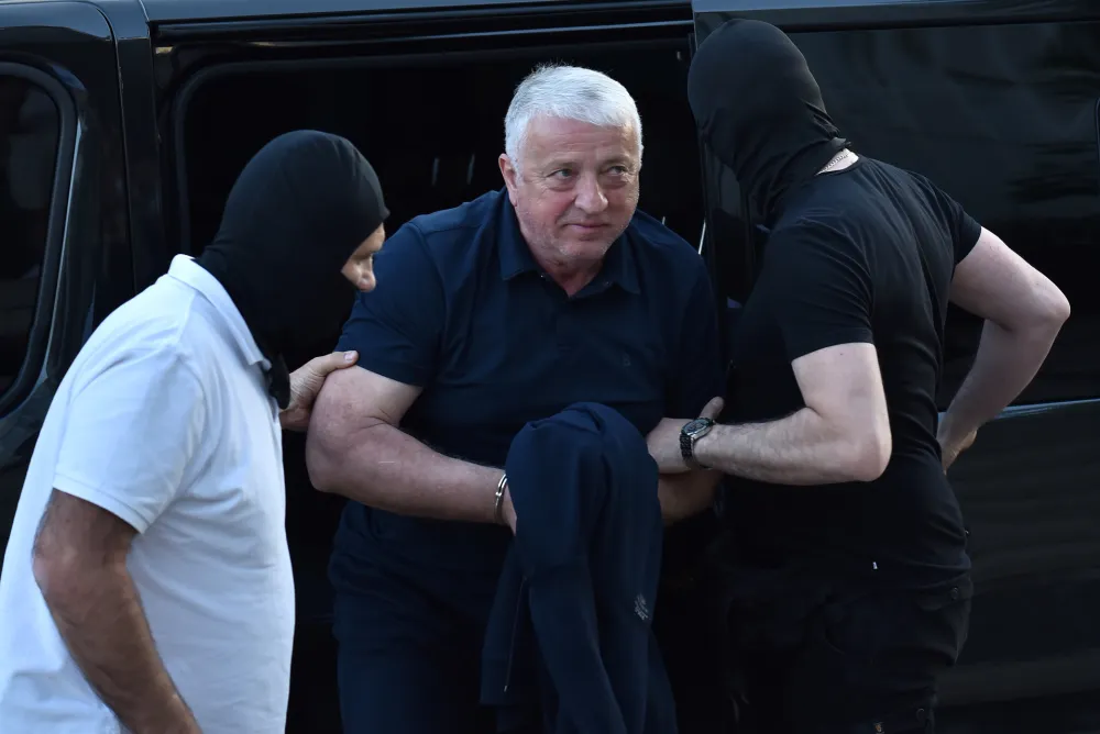 Lazović se kune u sina Petra da za kriptu nije znao