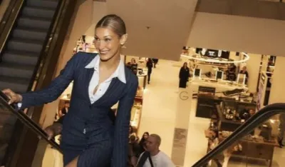 Bela Hadid postavlja nove modne standarde