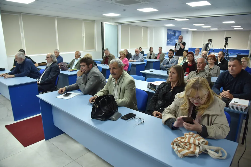 Novim članovima UKCG uručene članske knjižice