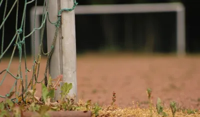 Tragedija u BiH: Preminuo dječak na kojeg je pao gol