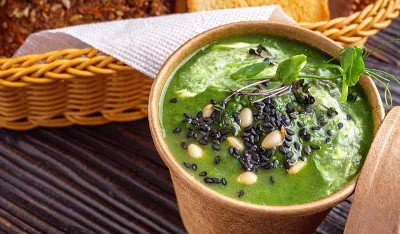 Uz samo nekoliko sastojaka pripremite kremastu supu od spanaća