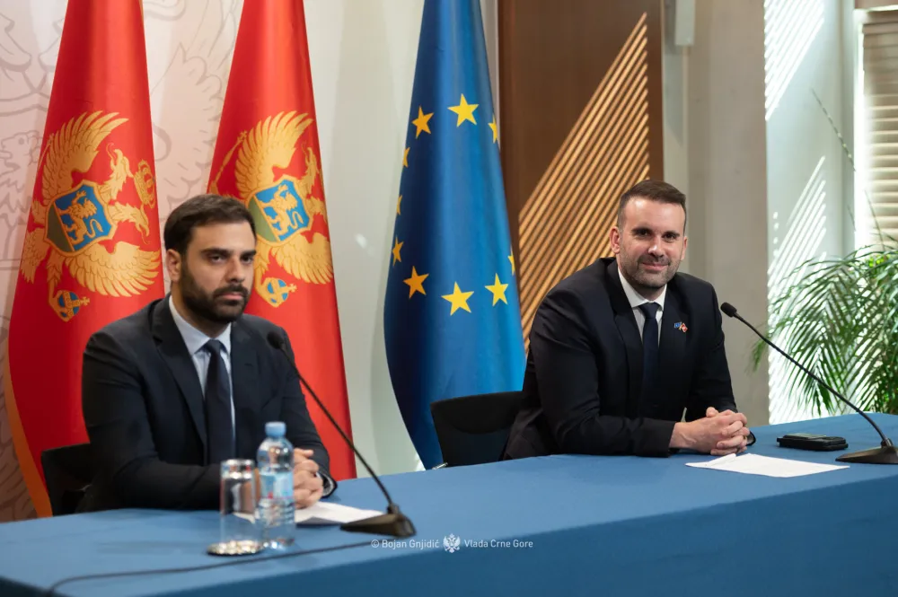 Premijer i ministar pomorstva nemaju nostrifikovane diplome